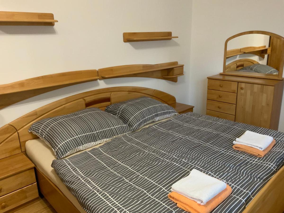 شقة Apartman Na Vyhlidce كارلوفي فاري المظهر الخارجي الصورة